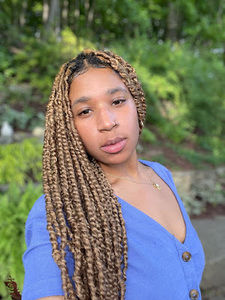 Meet your Posher, Leylanis